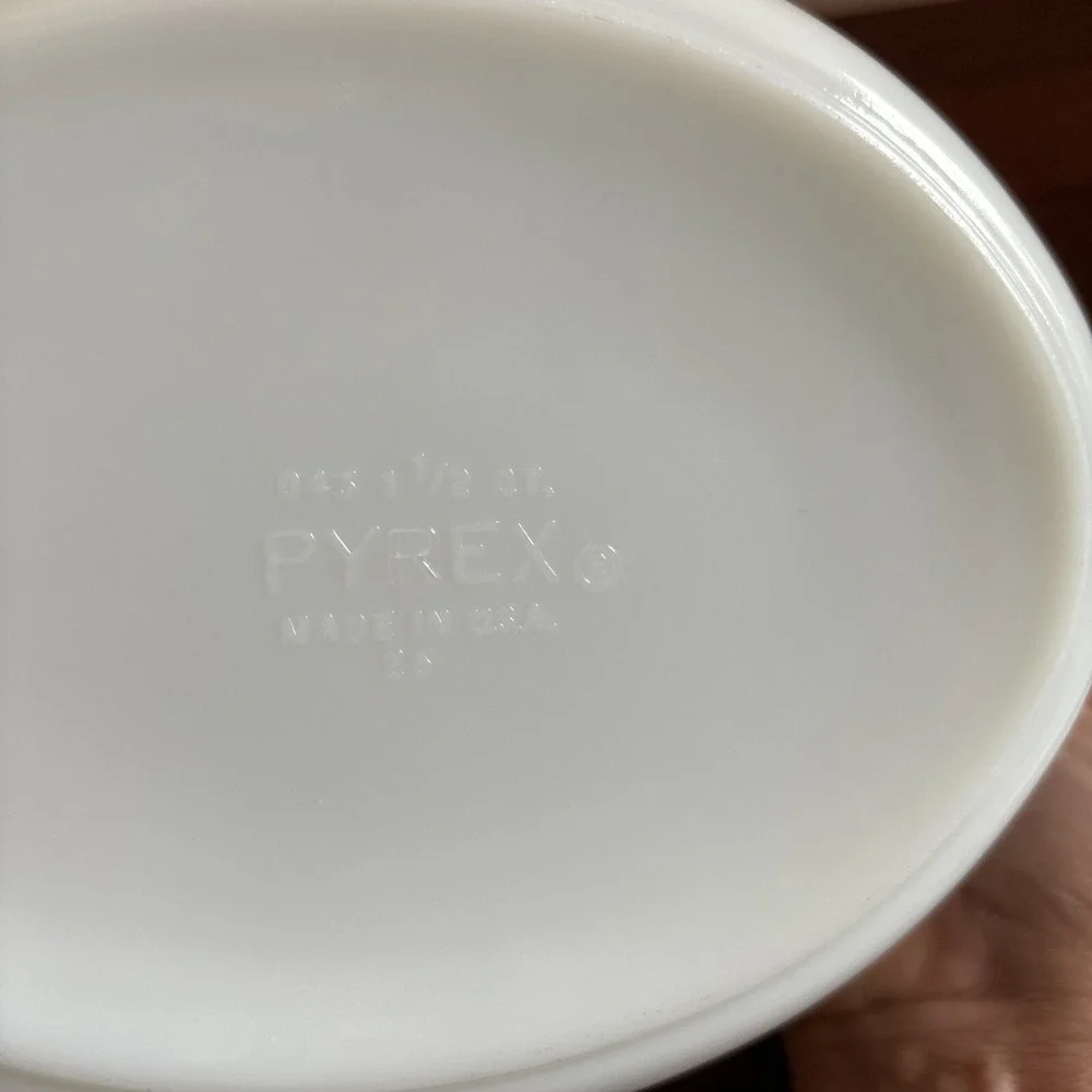 Pyrex‎ 043 Green Honeysuckle casserole oval dish white/green 1 1/2 quart